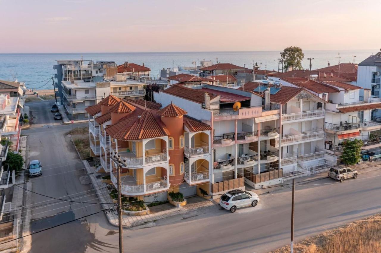 Anastasia Luxury Suites By Xenius Zeus In Nea Flogita Exterior photo