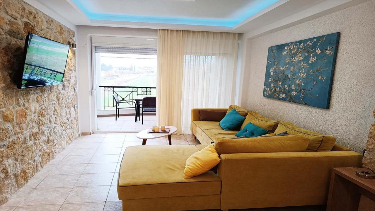 Anastasia Luxury Suites By Xenius Zeus In Nea Flogita Exterior photo